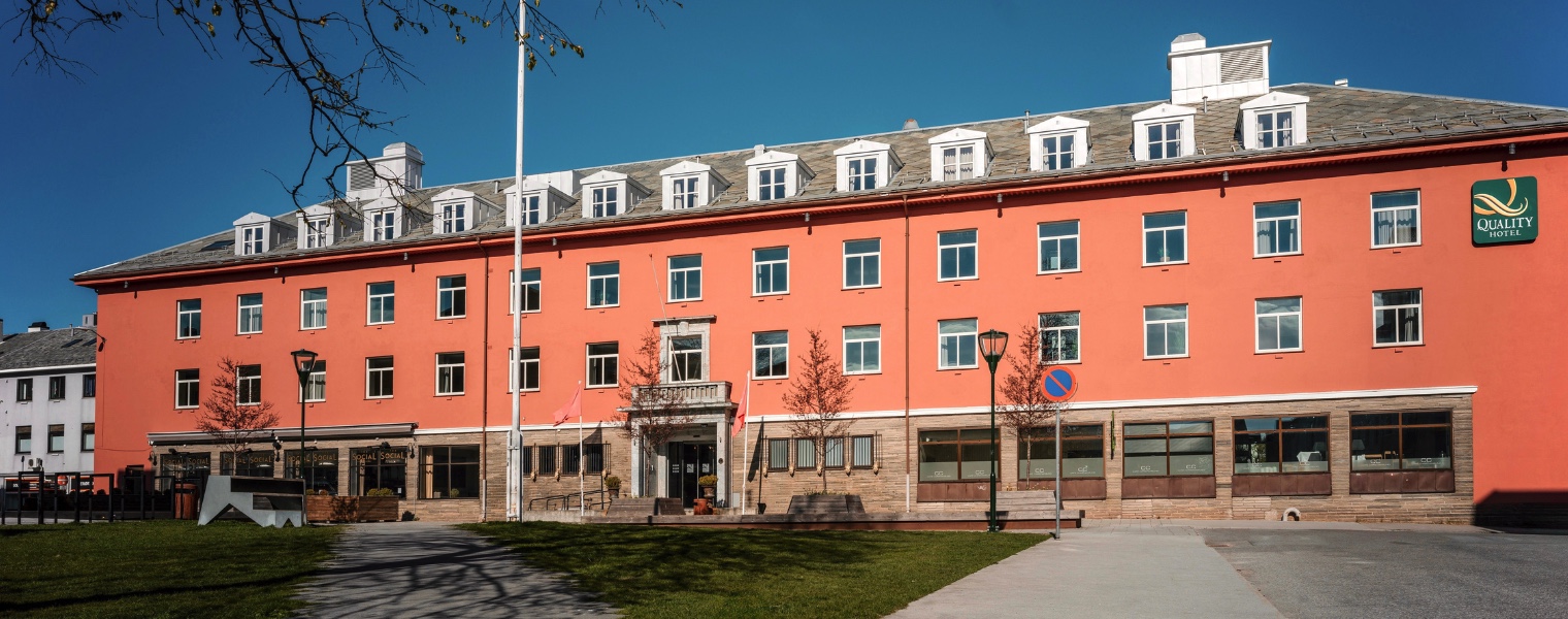  Fasaden til Quality Hotel Grand